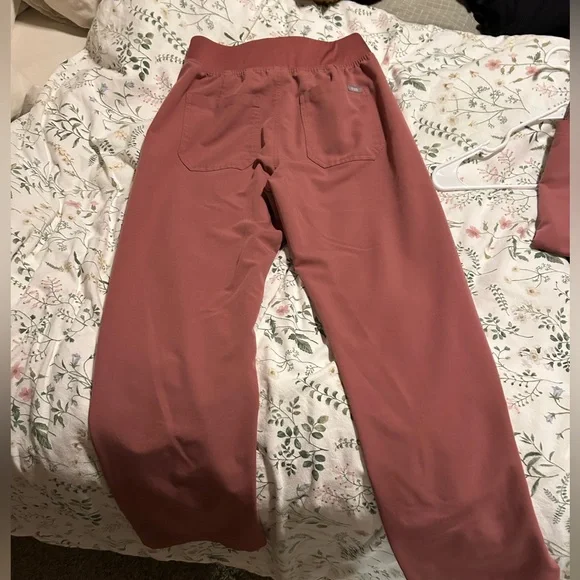 FIGS Livingston High Waisted Scrub Pants - Picture 6 of 9